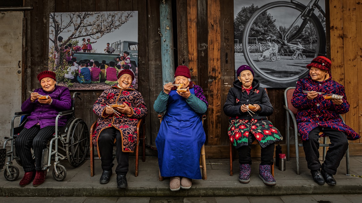 1_OVERALL WINNER_Xiaoling Li_The Elderly Having Delicious Food_Hi-Res .jpg